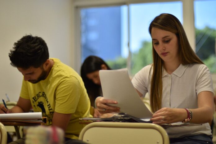 La UNNE lanzó su convocatoria a Becas 2025 La UNNE lanzó su convocatoria a Becas 2025