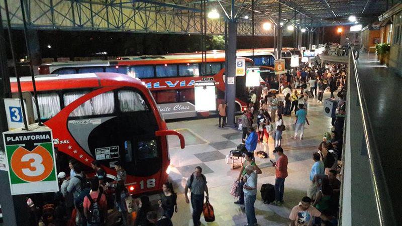 Insólita tasa para pasajeros de micros de larga distancia: las aseguradoras celebran una nueva caja millonaria Insólita tasa para pasajeros de micros de larga distancia: las aseguradoras celebran una nueva caja millonaria