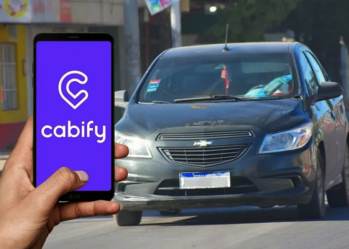 Corrientes: Cabify retrocede ante Uber a seis meses de su lanzamiento Corrientes: Cabify retrocede ante Uber a seis meses de su lanzamiento