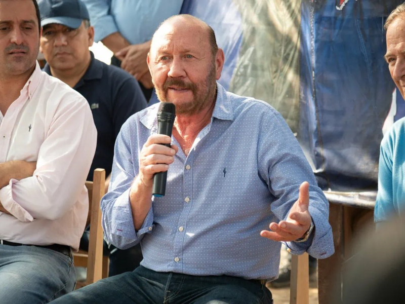 Insfrán trató de “estúpido” a Insaurralde y dijo que echará a funcionarios que actúen como él Insfrán trató de “estúpido” a Insaurralde y dijo que echará a funcionarios que actúen como él