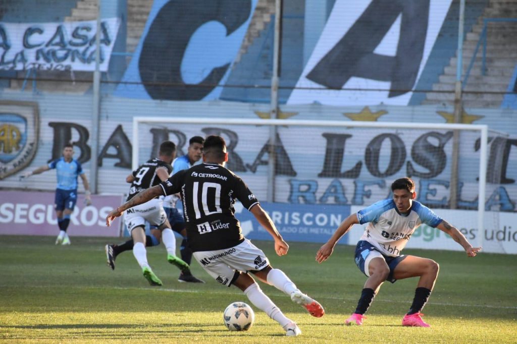 For Ever ganó y aseguró su permanencia en la Primera Nacional