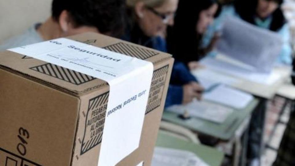 Elecciones en Corrientes: la Cámara Electoral validó el decreto 1260 del Gobernador Elecciones en Corrientes: la Cámara Electoral validó el decreto 1260 del Gobernador