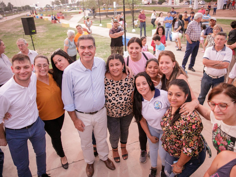 En Villa Berthet, Capitanich inauguró nueve cuadras de pavimento y el Paseo de la Juventud En Villa Berthet, Capitanich inauguró nueve cuadras de pavimento y el Paseo de la Juventud