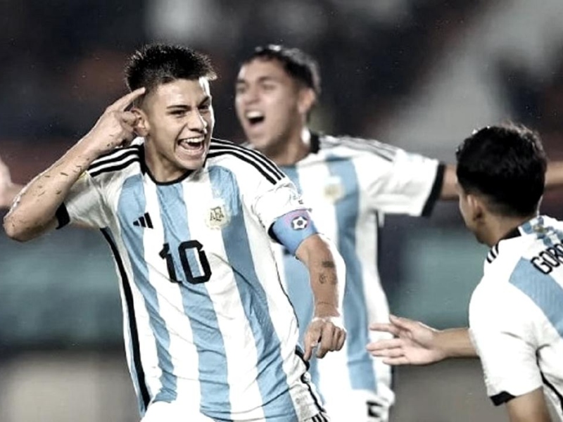 El chaqueño “Diablito” Echeverri fue incluido en la prelista de Scaloni para las últimas fechas de Eliminatorias El chaqueño “Diablito” Echeverri fue incluido en la prelista de Scaloni para las últimas fechas de Eliminatorias