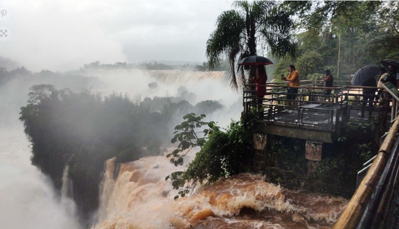 Tras la apertura, vuelven a cerrar el Parque Nacional Iguazú por la crecida Tras la apertura, vuelven a cerrar el Parque Nacional Iguazú por la crecida
