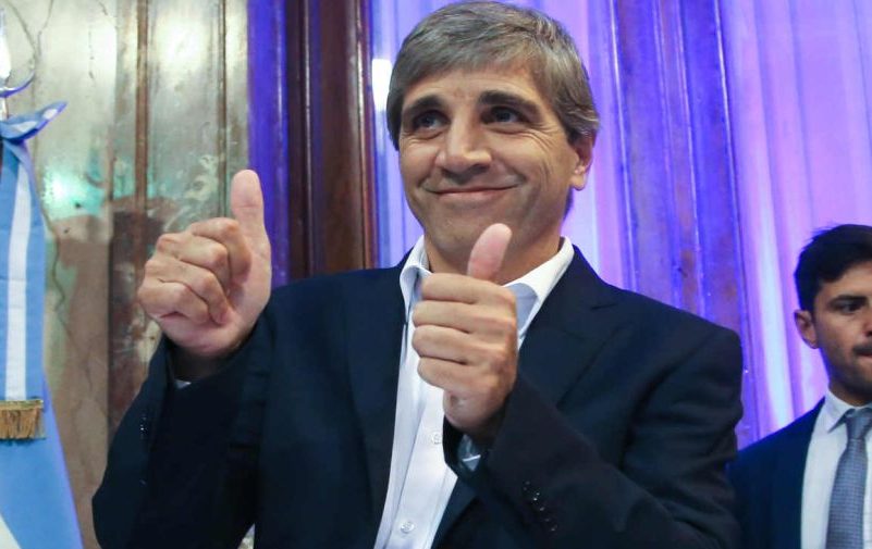 Otra vez Caputo salió a llevar tranquilidad: “El dólar no se va disparar de ninguna manera” Otra vez Caputo salió a llevar tranquilidad: “El dólar no se va disparar de ninguna manera”