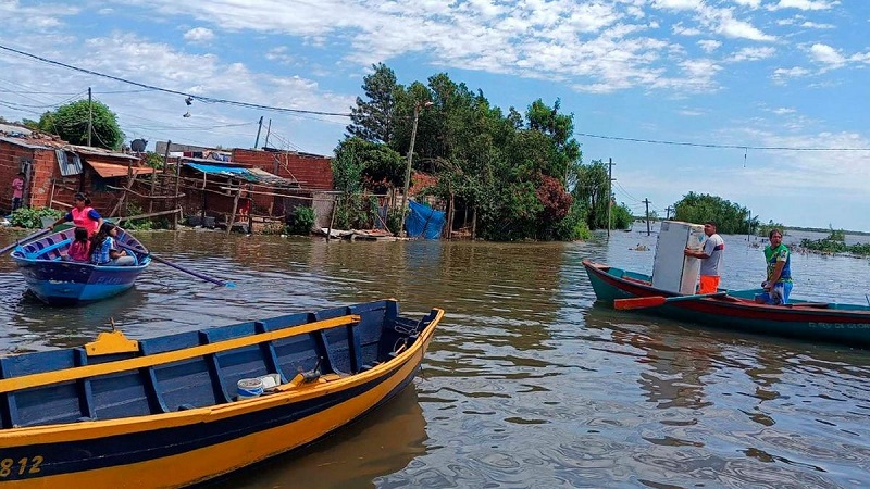 Estiman que la crecida del Paraná por lluvias en Brasil llegaría a la región en diez días Estiman que la crecida del Paraná por lluvias en Brasil llegaría a la región en diez días
