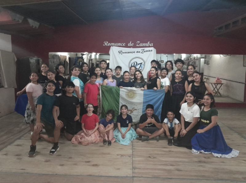 Romance de Zamba al 61º Encuentro Nacional Infantil de Folklore y 20 º Certamen Pre Juvenil La Cumbre Romance de Zamba al 61º Encuentro Nacional Infantil de Folklore y 20 º Certamen Pre Juvenil La Cumbre