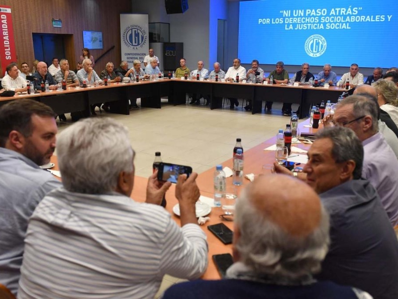 El Confederal de la CGT analiza un plan de lucha contra el DNU pero no declararía un paro El Confederal de la CGT analiza un plan de lucha contra el DNU pero no declararía un paro