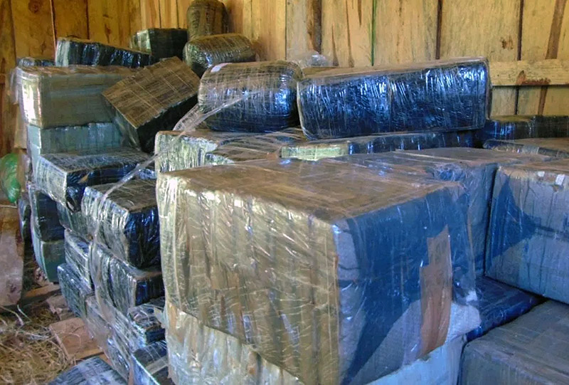 Golpe al narcotráfico en Misiones: secuestraron más de cuatro toneladas de droga en Eldorado Golpe al narcotráfico en Misiones: secuestraron más de cuatro toneladas de droga en Eldorado