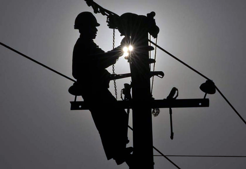 Tras un intenso trabajo, SECHEEP restableció el servicio eléctrico en el Sudoeste chaqueño Tras un intenso trabajo, SECHEEP restableció el servicio eléctrico en el Sudoeste chaqueño