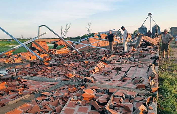 Un tornado destruyó las instalaciones de productor avícola al oeste de Villa Ángela Un tornado destruyó las instalaciones de productor avícola al oeste de Villa Ángela