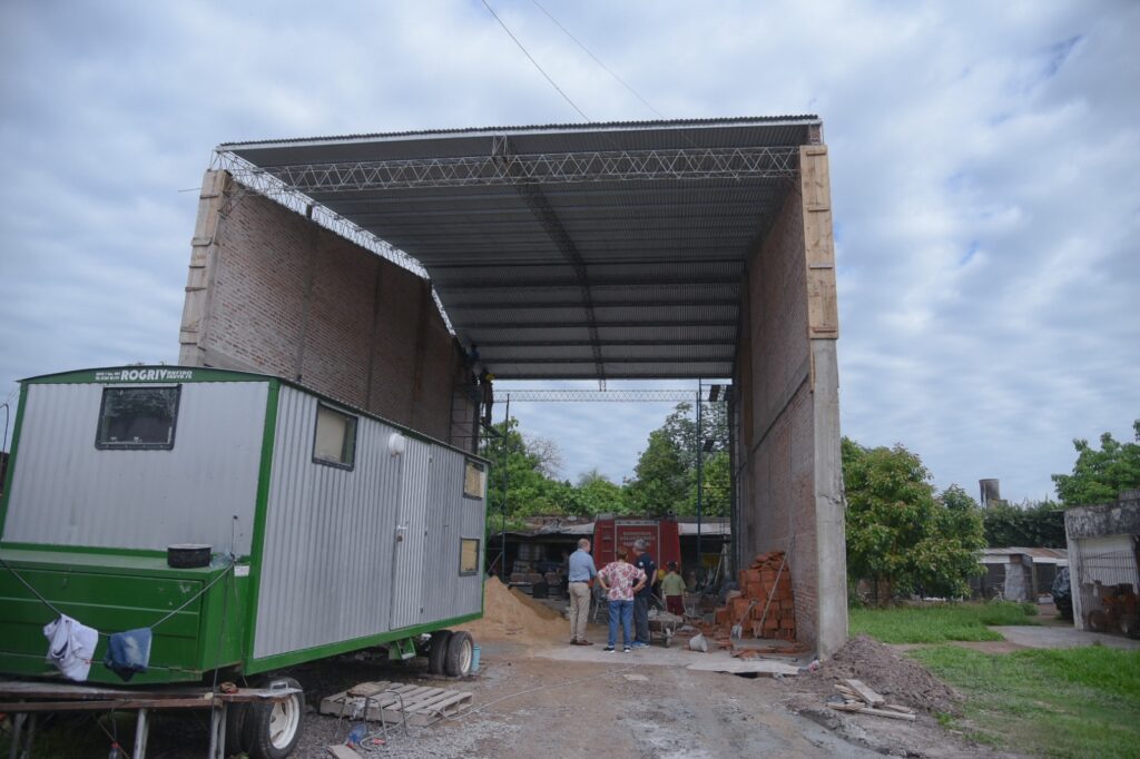 Avanza la obra del cuartel de bomberos voluntarios de Puerto Tirol