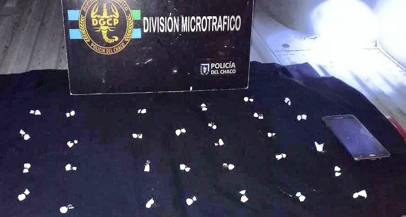 Tras una denuncia anónima, detuvieron a un hombre con 30 dosis de cocaína en el barrio Carpincho Macho Tras una denuncia anónima, detuvieron a un hombre con 30 dosis de cocaína en el barrio Carpincho Macho