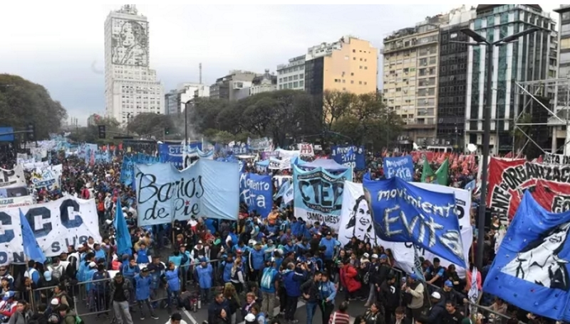 Capital Humano dará de baja más de 27.000 planes sociales por “incompatibilidades” Capital Humano dará de baja más de 27.000 planes sociales por “incompatibilidades”