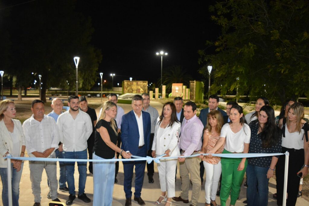 El gobernador acompañó el aniversario de Santa Sylvina, con inauguraciones y anuncios