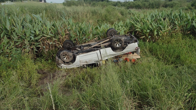 Cuatro personas resultaron heridas por el vuelco de una camioneta en Pcia. de la Plaza Cuatro personas resultaron heridas por el vuelco de una camioneta en Pcia. de la Plaza