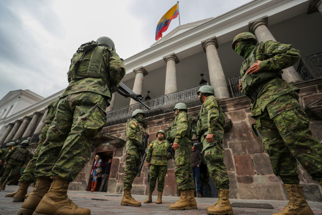 El Parlamento ecuatoriano respaldó la ofensiva militar y policial contra el narcotráfico