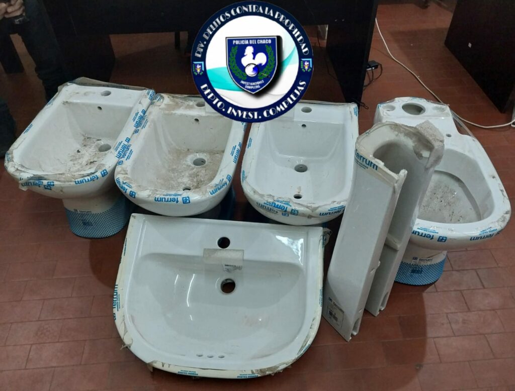Sereno de una obra se robó 80 inodoros y luego los vendió