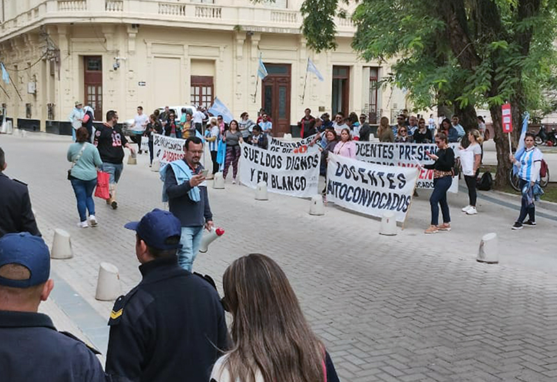 Corrientes: docentes provinciales anuncian paro en el inicio de clases para el 26 de febrero Corrientes: docentes provinciales anuncian paro en el inicio de clases para el 26 de febrero