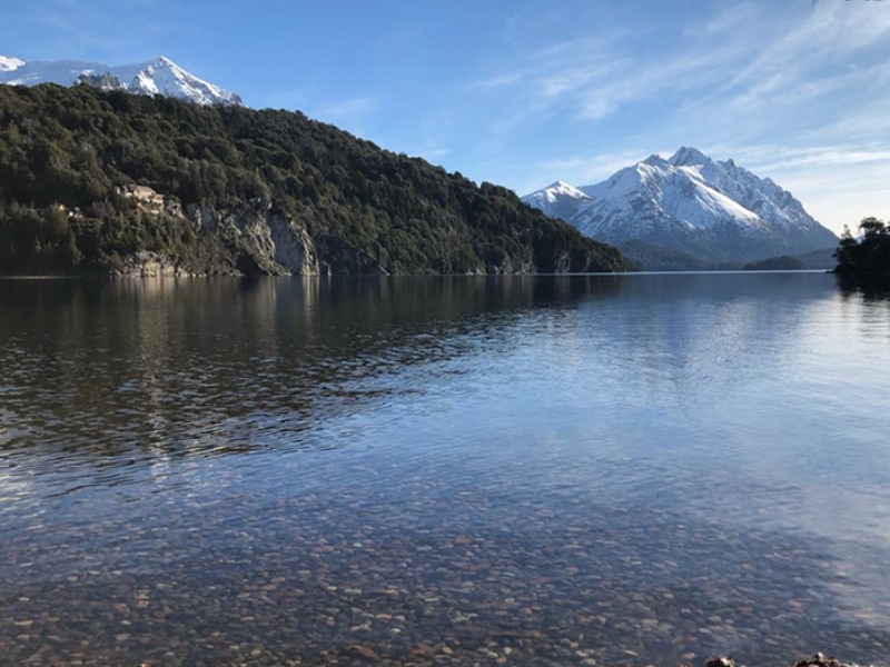 Desalojan un predio usurpado en la zona de Playa con Viento, en Bariloche Desalojan un predio usurpado en la zona de Playa con Viento, en Bariloche