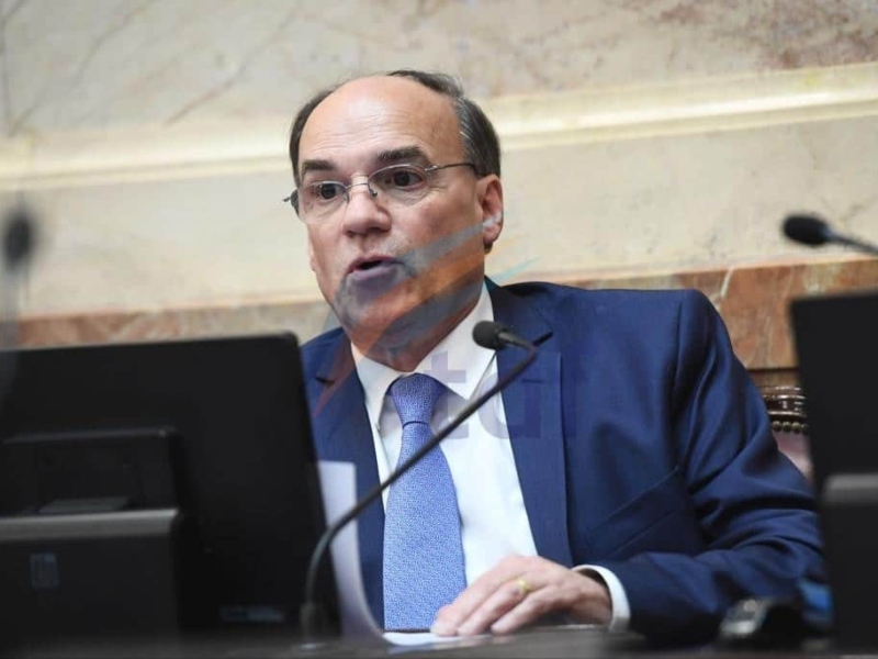 Desde la UCR piden a Milei que se retracte por llamar “nido de ratas” al Congreso Nacional Desde la UCR piden a Milei que se retracte por llamar “nido de ratas” al Congreso Nacional