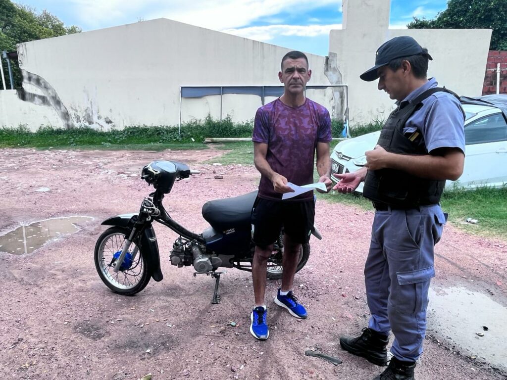 Hallaron la motocicleta sustraída justo cuando la estaban desarmando