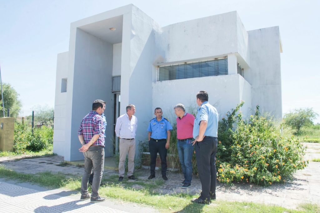 Charata: el ministro de Seguridad estuvo en el edificio del futuro centro de video vigilancia