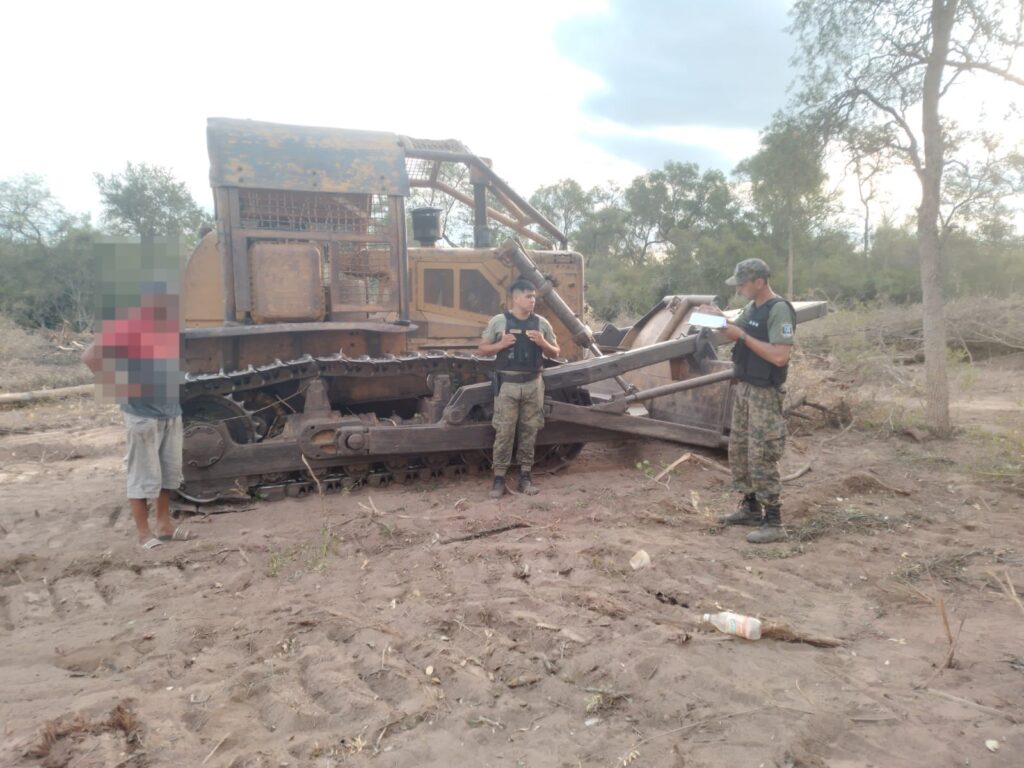 Frenan un desmonte ilegal y secuestran una topadora