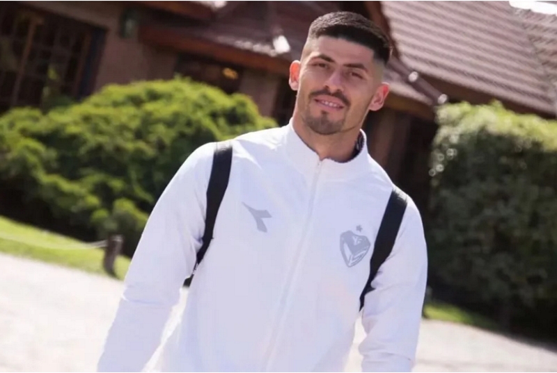 Uno de los jugadores de Vélez acusados de abuso sexual se fugó a Paraguay Uno de los jugadores de Vélez acusados de abuso sexual se fugó a Paraguay