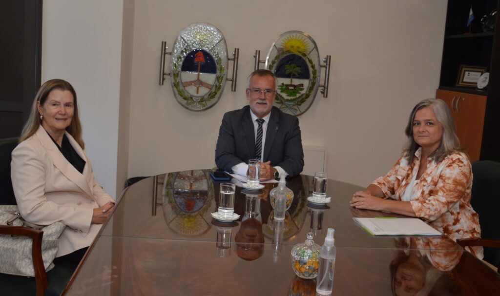 Superior Tribunal en audiencia con decana de Ciencias Exactas de la UNNE
