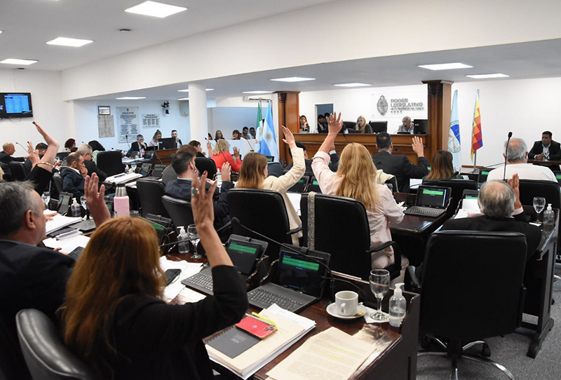 Convocan a una nueva sesión extraordinaria de la Legislatura para este viernes 15 Convocan a una nueva sesión extraordinaria de la Legislatura para este viernes 15