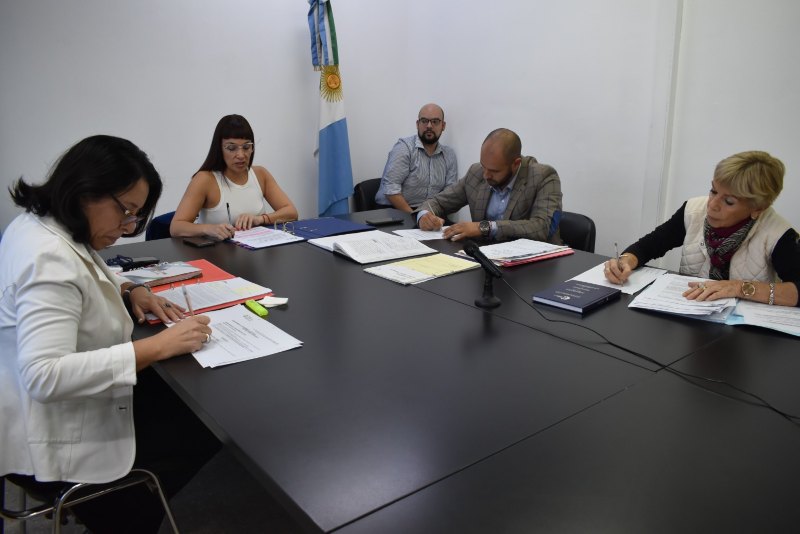 Analizan proyectos para modificar el reglamento interno de la Legislatura chaqueña Analizan proyectos para modificar el reglamento interno de la Legislatura chaqueña
