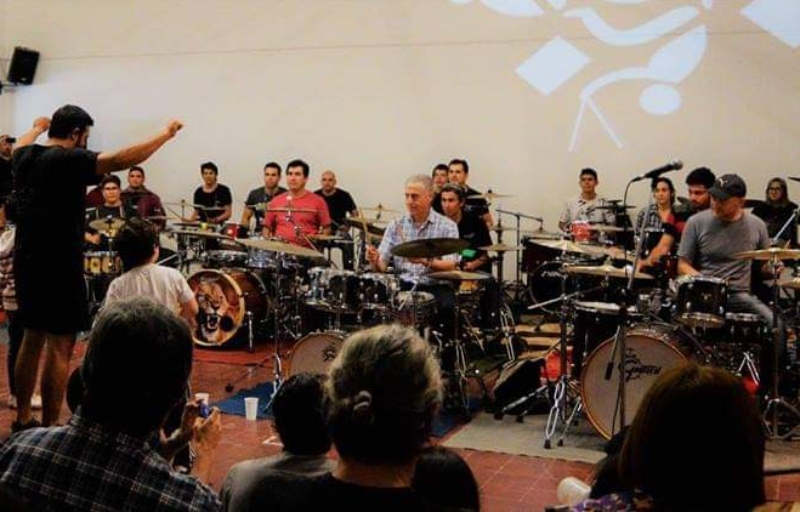 Carlos Fritz dará un taller gratuito sobre improvisación rítmica en la Música Popular Contemporánea Carlos Fritz dará un taller gratuito sobre improvisación rítmica en la Música Popular Contemporánea