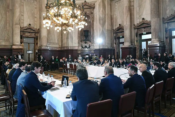 Senado: se dilapidó la posibilidad de que el Gobierno tenga la ley Bases aprobada en mayo Senado: se dilapidó la posibilidad de que el Gobierno tenga la ley Bases aprobada en mayo