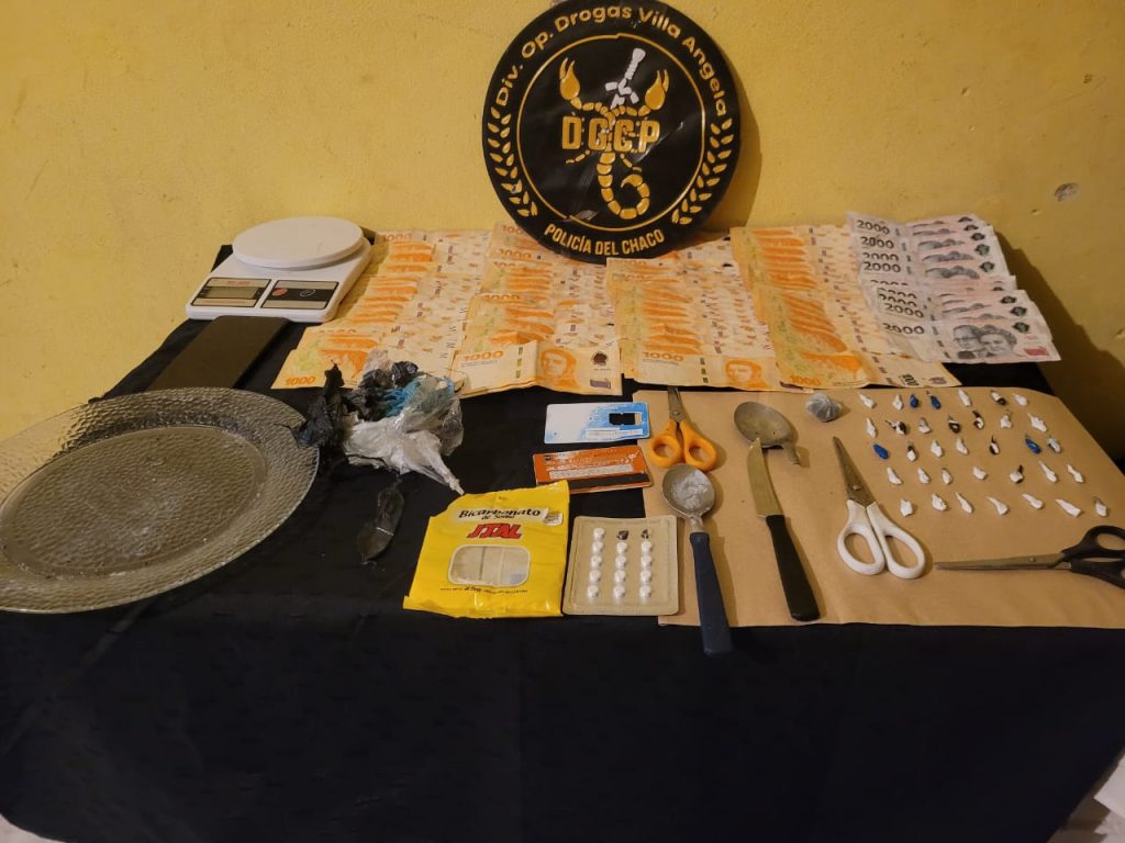Tras allanamiento, incautan 36 bochitas de cocaína en Villa Ángela