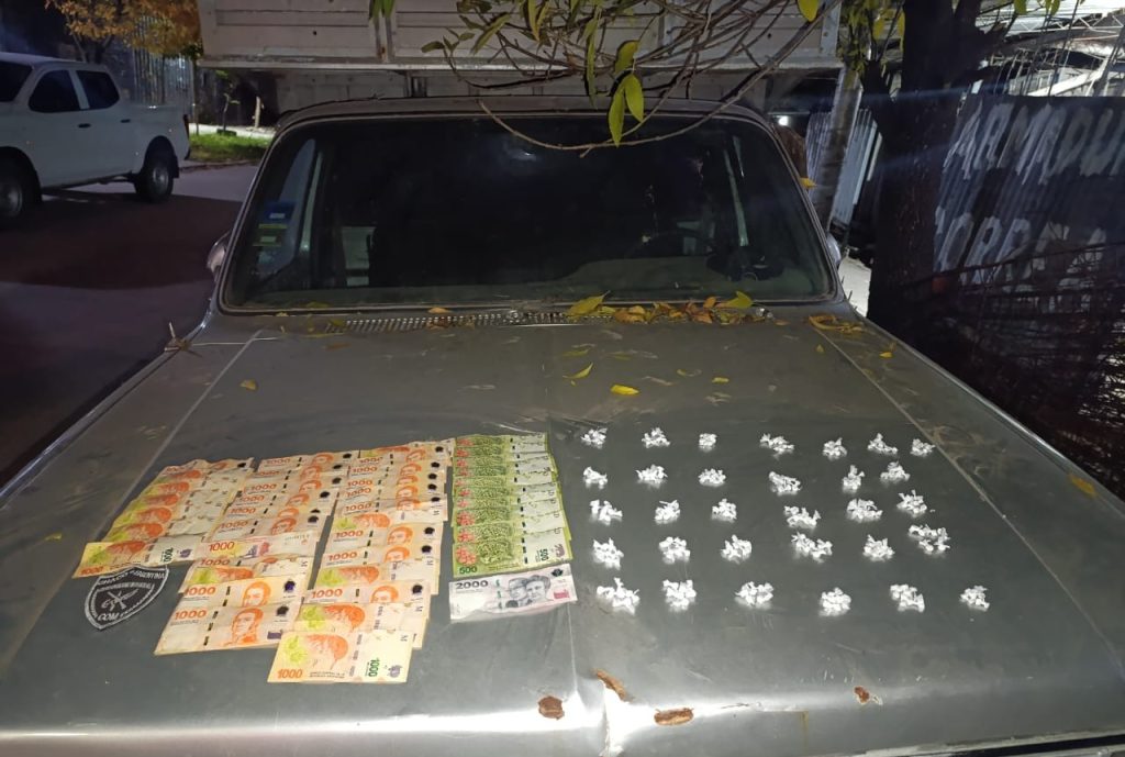 Aprehendieron a un hombre con dinero y cocaína en Resistencia