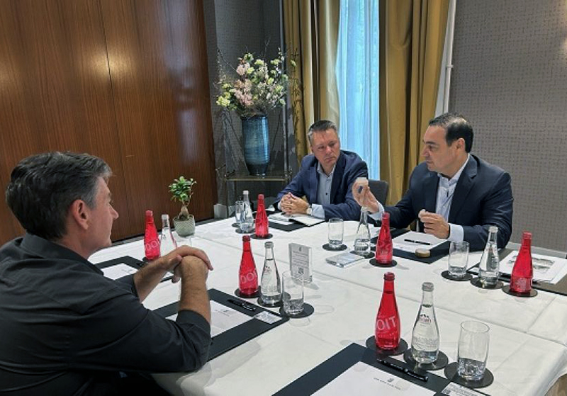 Valdés acordó en Suiza la primera exportación de cannabis medicinal para compradores europeos Valdés acordó en Suiza la primera exportación de cannabis medicinal para compradores europeos