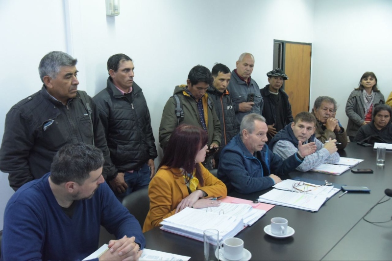 Hacienda recibió a enfermeros, consorcios rurales y trabajadores de Agricultura Familiar y Economía Popular Hacienda recibió a enfermeros, consorcios rurales y trabajadores de Agricultura Familiar y Economía Popular