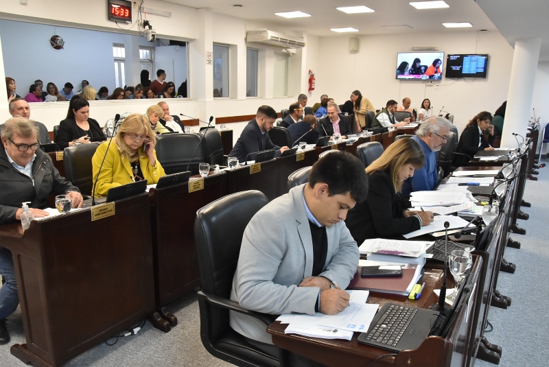 Derogaron el artículo 136 de la ley 800-H y eliminaron el tope jubilatorio para agentes comprendidos en esa disposición Derogaron el artículo 136 de la ley 800-H y eliminaron el tope jubilatorio para agentes comprendidos en esa disposición