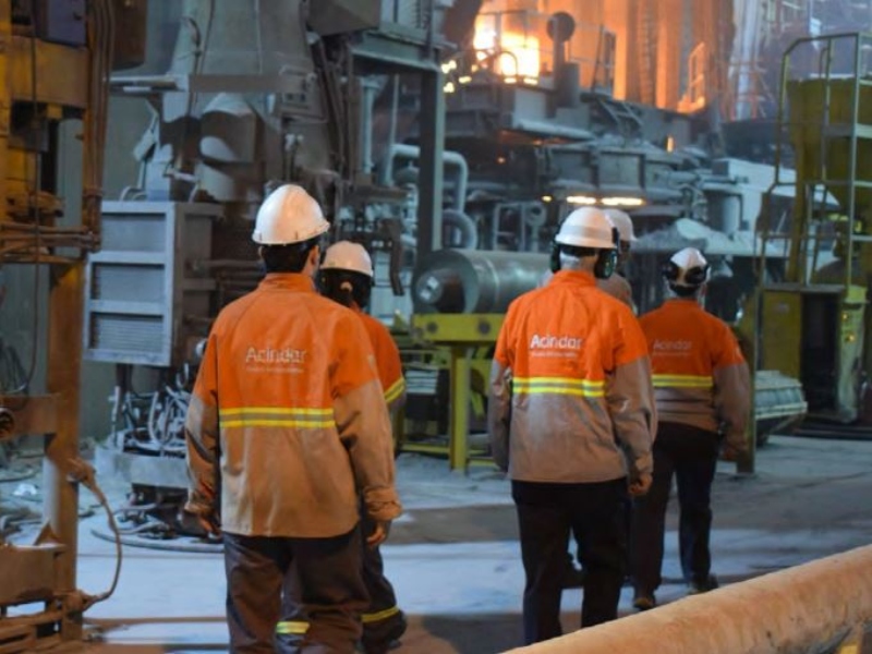 Acindar comunicó que frena su producción por cuatro meses y alertan por la peor crisis en 30 años Acindar comunicó que frena su producción por cuatro meses y alertan por la peor crisis en 30 años