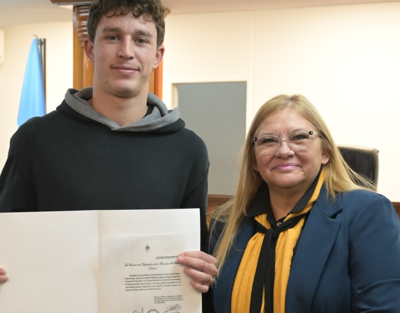 La Legislatura reconoció al deportista Mirko Kloster, segundo en el ranking nacional de padel La Legislatura reconoció al deportista Mirko Kloster, segundo en el ranking nacional de padel