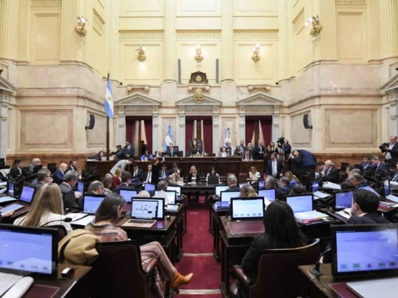 Senadores pidieron dar marcha atrás con el aumento de sus dietas Senadores pidieron dar marcha atrás con el aumento de sus dietas