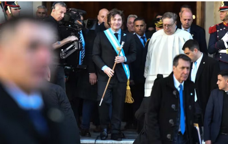 Tras la firma el 8 del Acta de Mayo en Tucumán, habrá Tedeum y desfile militar el 9 de Julio en Buenos Aires Tras la firma el 8 del Acta de Mayo en Tucumán, habrá Tedeum y desfile militar el 9 de Julio en Buenos Aires