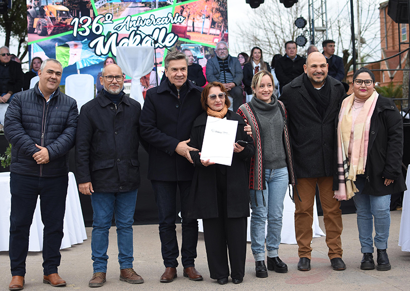 El gobernador Zdero acompañó el 136° aniversario de Makallé, entregó vivienda y títulos de propiedad El gobernador Zdero acompañó el 136° aniversario de Makallé, entregó vivienda y títulos de propiedad