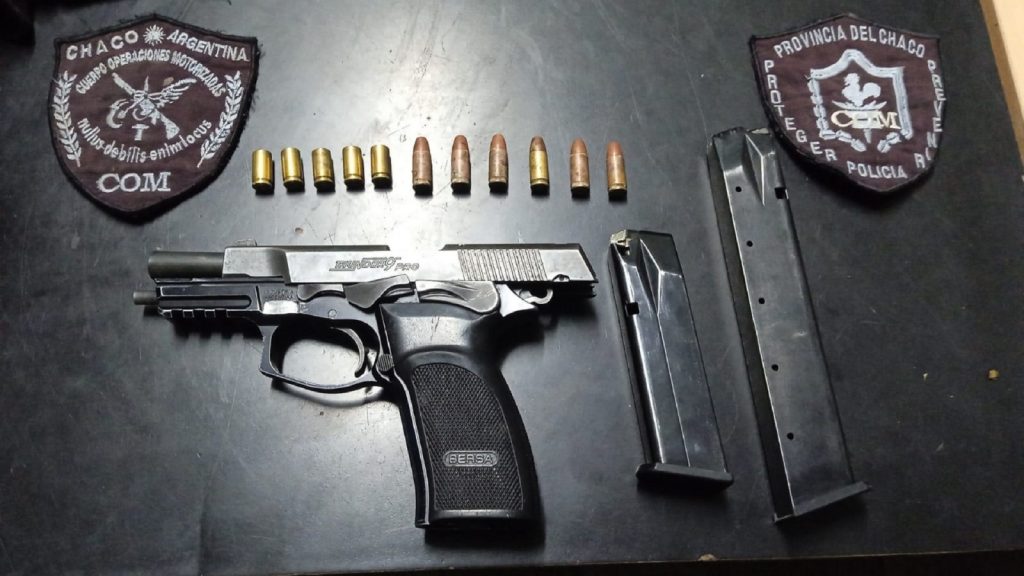 Demoran a tres jóvenes que circulaban armados en un automóvil