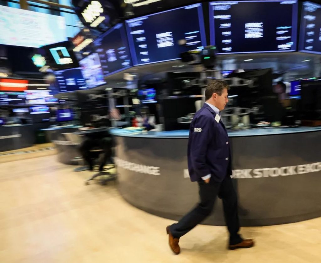 Wall Street: el Nasdaq lidera las caídas tras la decepción con los balances de Meta y Microsoft