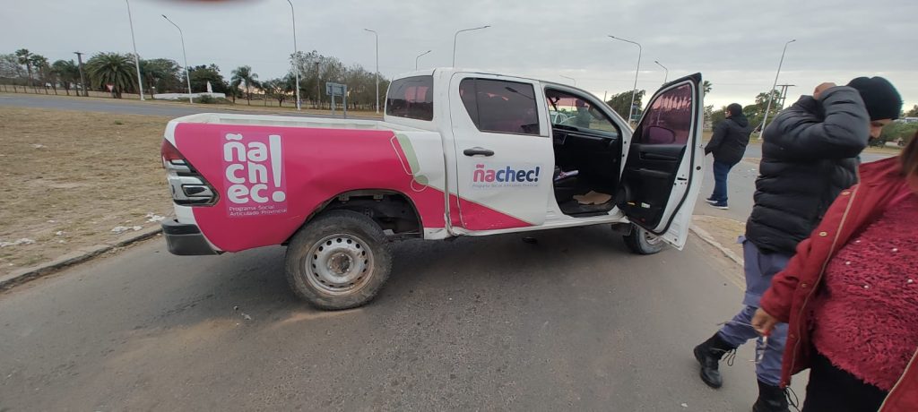 Un vehículo oficial protagonizó un choque que dejó como saldo una mujer herida