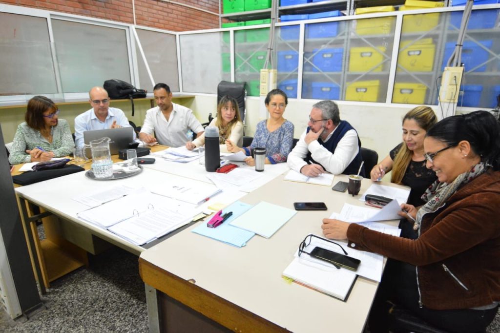 Nuevo cronograma: el 23 de octubre serán las elecciones docentes y no docentes Nuevo cronograma: el 23 de octubre serán las elecciones docentes y no docentes