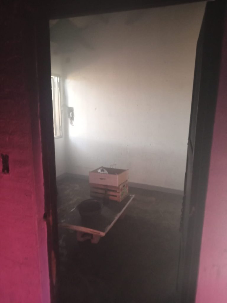 Para paliar el frío, quemaron una cubierta dentro de su casa: la vivienda terminó incendiada Para paliar el frío, quemaron una cubierta dentro de su casa: la vivienda terminó incendiada